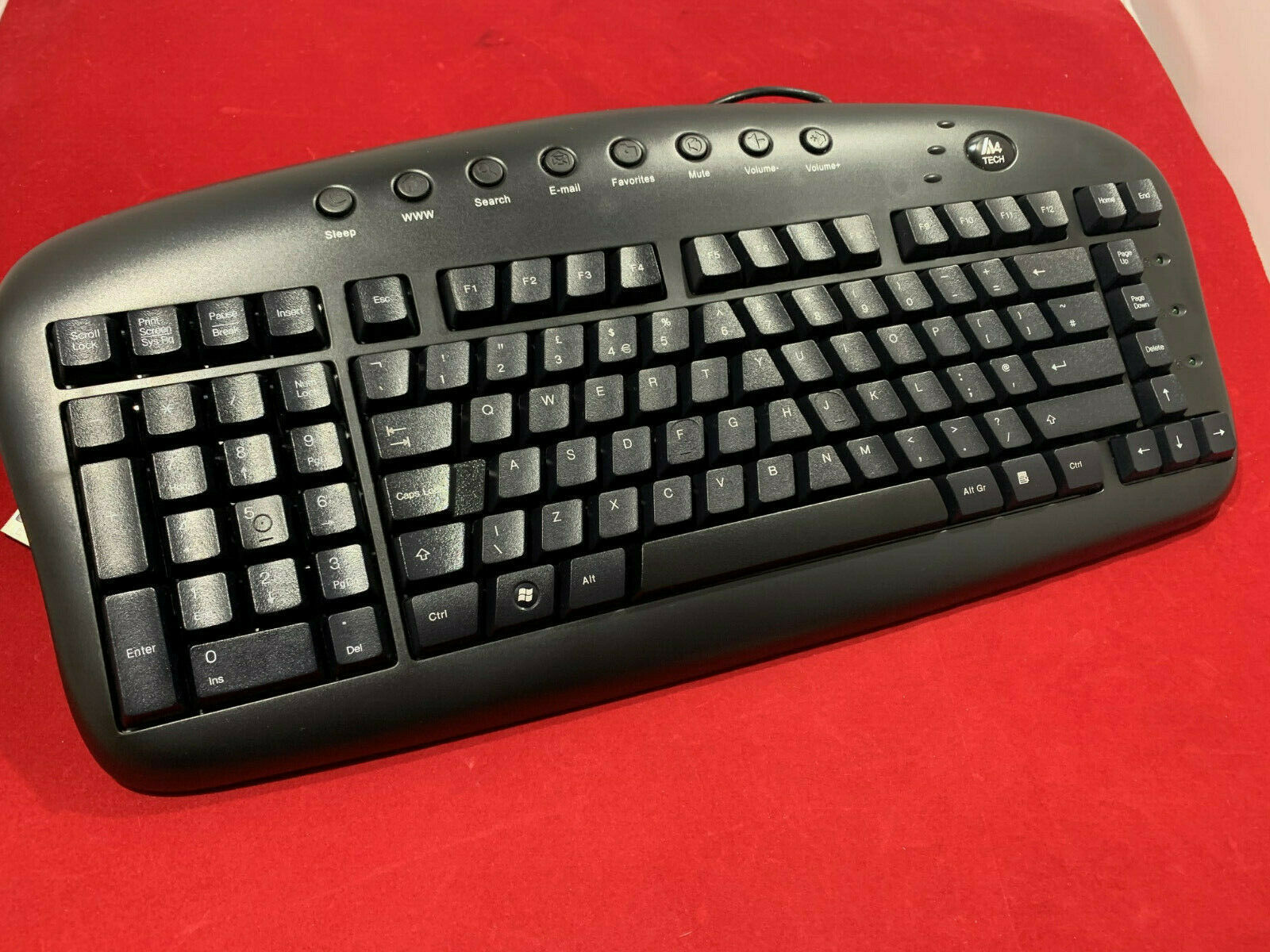 Ergonomic left handed key board